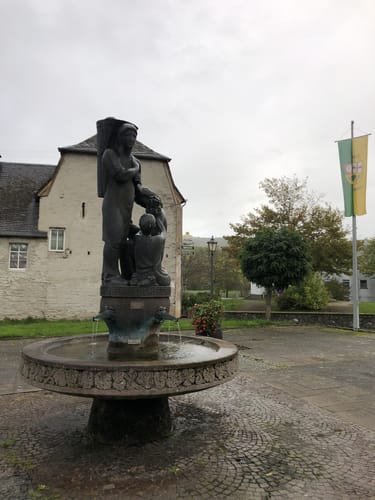 Von Leiwen zum Weinkreuz