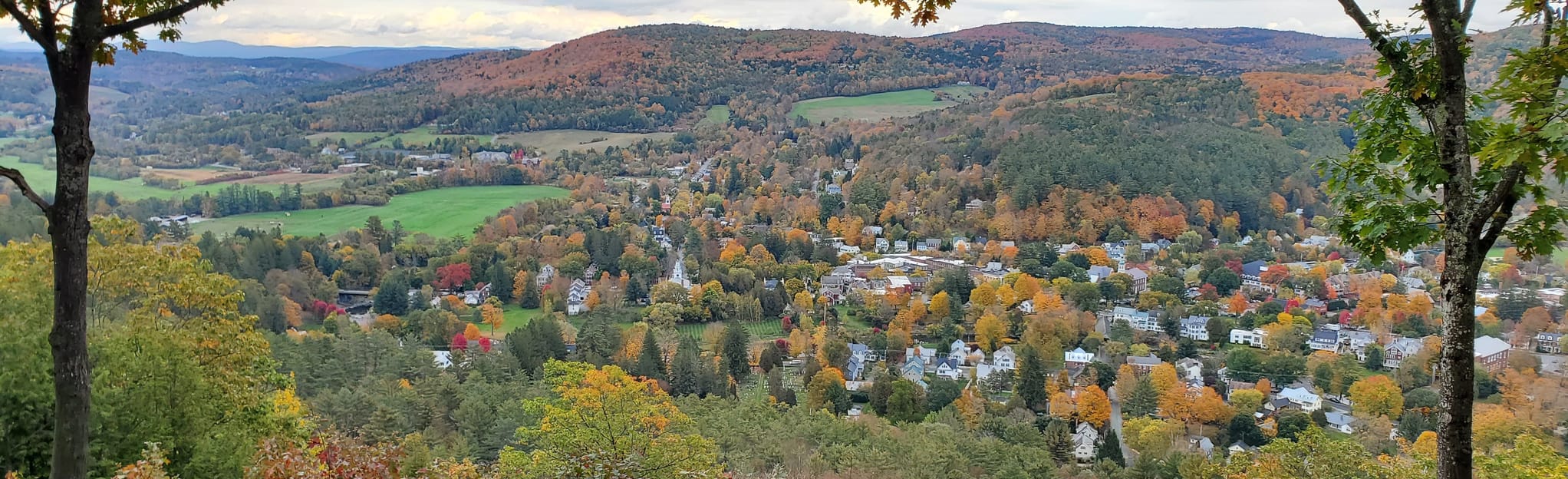 The Pogue and Mount Tom Trail - EyJidWNrZXQiOiJhc3NldHMuYWxsdHJhaWxzLmNvbSIsImtleSI6InVwbG9hZHMvcGhvdG8vaW1hZ2UvNTMwNDM4NzIvMTliYzBlYTk0YmI4N2YxODZjMmMzMTNkZjU3ZTMzOTQuanBnIiwiZWRpdHMiOnsidG9Gb3JtYXQiOiJqcGVnIiwicmVzaXplIjp7IndpZHRoIjoyMDQ0LCJoZWlnaHQiOjYyNCwiZml0IjoiY292ZXIifSwicm90YXRlIjpudWxsLCJqcGVnIjp7InRyZWxsaXNRdWFudGlzYXRpb24iOnRydWUsIm92ZXJzaG9vdERlcmluZ2luZyI6dHJ1ZSwib3B0aW1pc2VTY2FucyI6dHJ1ZSwicXVhbnRpc2F0aW9uVGFibGUiOjN9fX0=