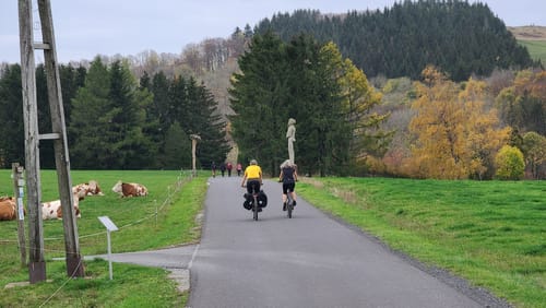 Um die Weiherkuppe über die Enzianhütte