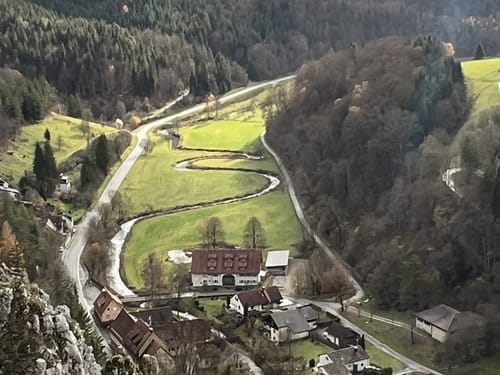 Von Weiler zur Burg Hohengundelfingen