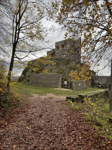 Von Weiler zur Burg Hohengundelfingen