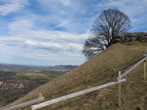 Um Jusiberg und Steinbruch Hörnle