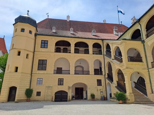 Zur Burg Trausnitz und durch den Hofgarten Landshut