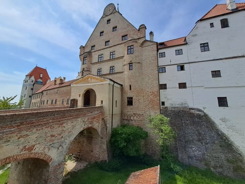 Zur Burg Trausnitz und durch den Hofgarten Landshut