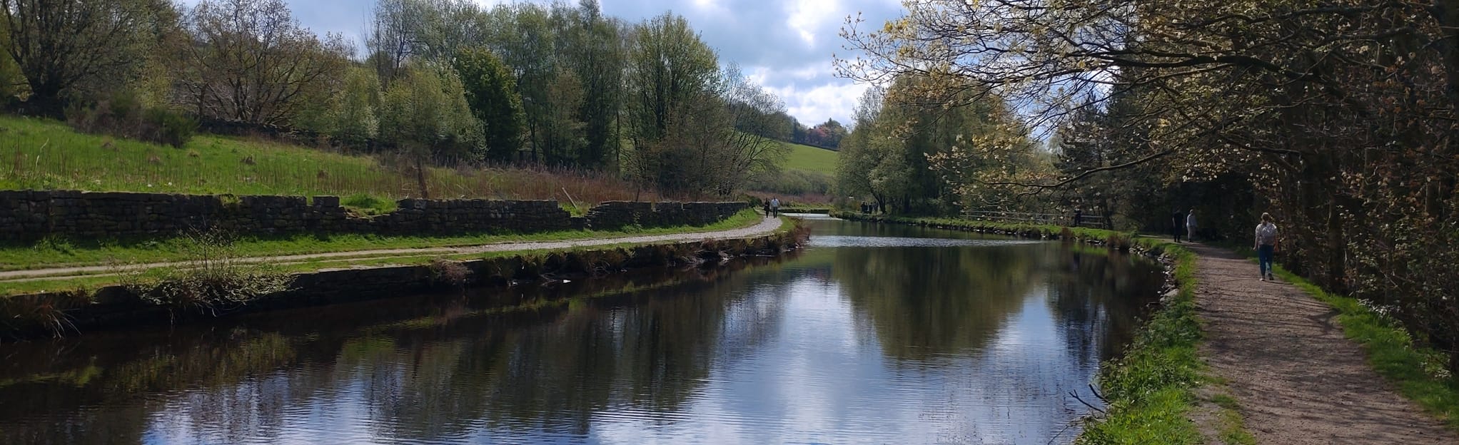 Pots and Pans, Sykes Pillar, and Uppermill Circular 428 Fotos