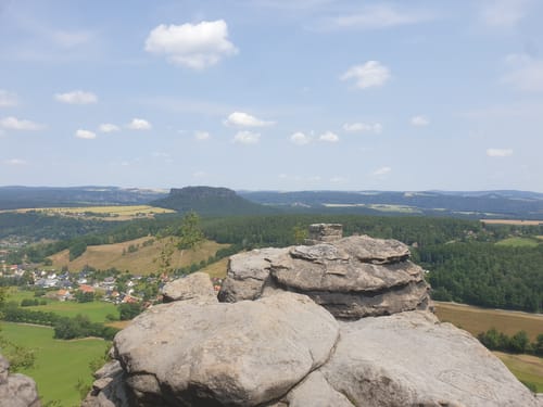Auf den Pfaffenstein mit Nadelöhr und Opferkessel