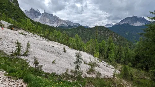 Como é a trilha até o Lago di Sorapis nas Dolomitas