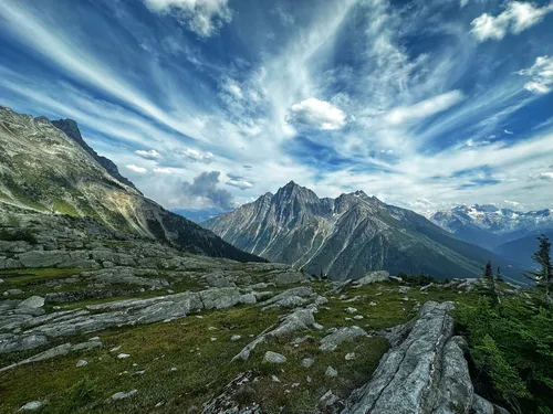 Best hikes glacier 2025 national park canada