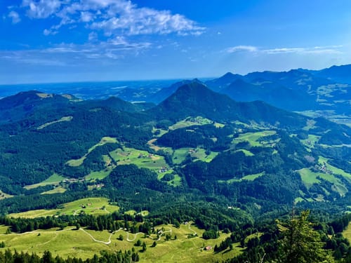 Vom Tatzelwurm zum Brünnsteingipfel