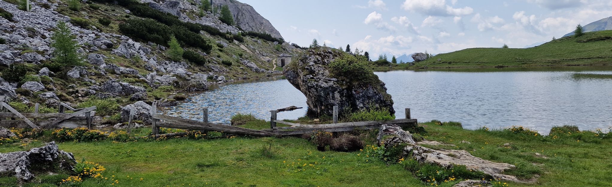 Rifugio Passo Valparola - Forte Tre Sassi: 24 Fotos - Veneto, Italien