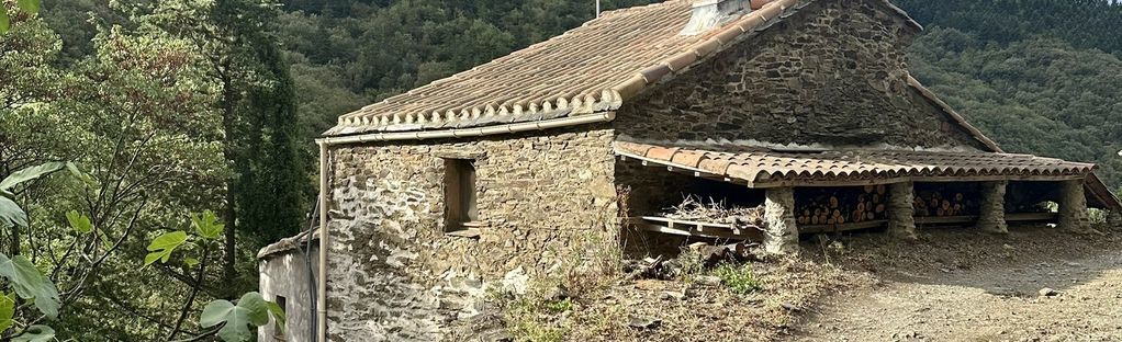 Chemin empierré - Randonnée des gorges de l'Orb à Roquebrun