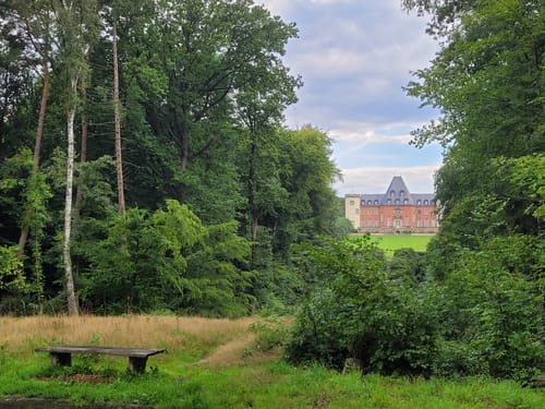 Von der Burg Niederpeis zu Schloss Birlinghoven