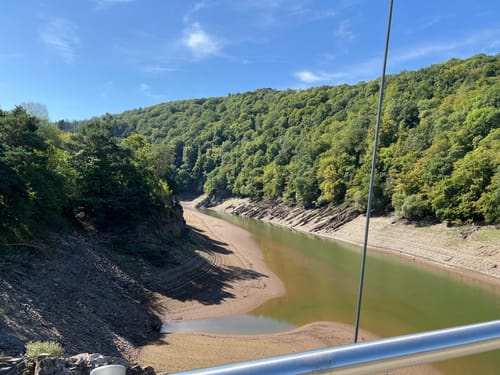 Von Heimbach über Vogelsang zur Urfter Staumauer