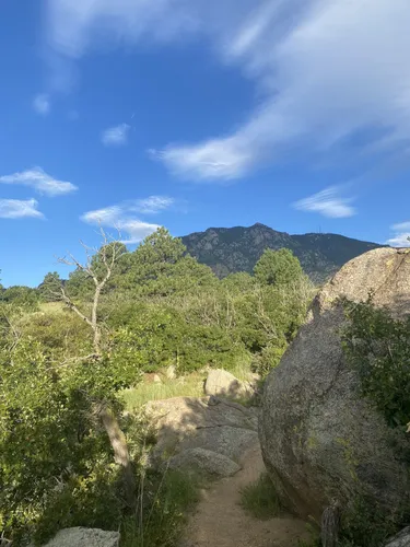 Cheyenne mountain state outlet park hiking