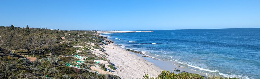 The Flat Rock Beach shoreline and reef - Picture of Flat Rocks Beach,  Greenough - Tripadvisor