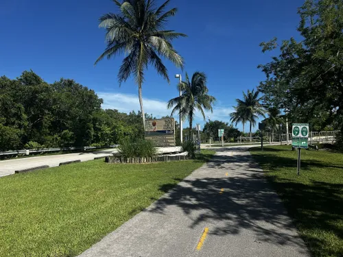 Dadeland Mall Walking And Running Trail - Miami, Florida, USA