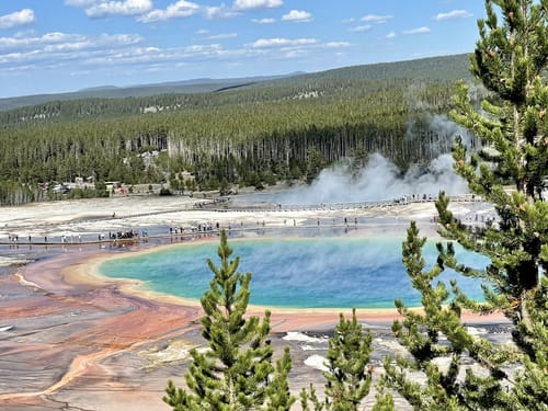 Easy hikes in yellowstone national park sale