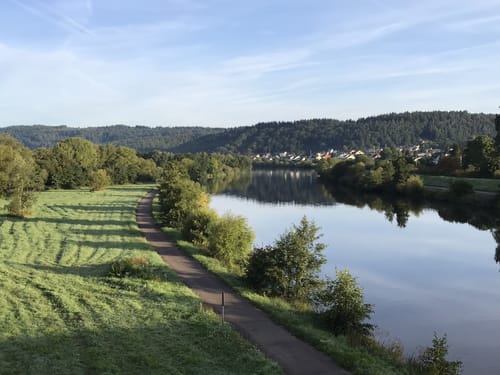 Am Saarufer: Yachthafen - Hafen Merzig
