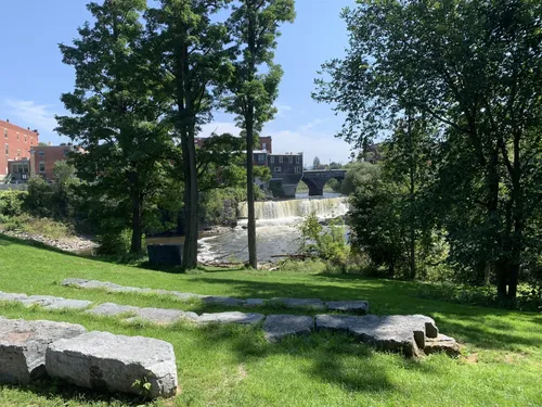 Historic Walks: 5 Beautiful Hiking Trails in Middlebury – Vermont