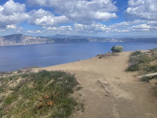 Best hikes in crater lake national park sale