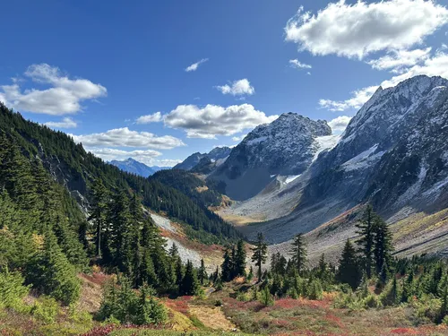 Best Lake Trails in North Cascades National Park