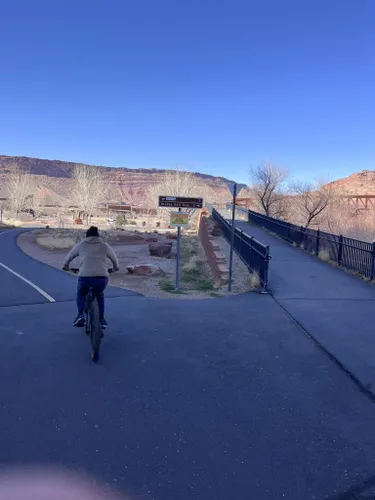 Arches national best sale park mountain biking