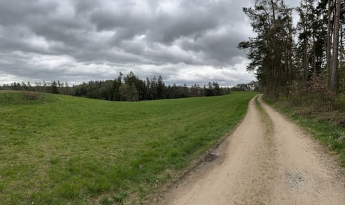Um Schneitweg und Schloss Karlstein