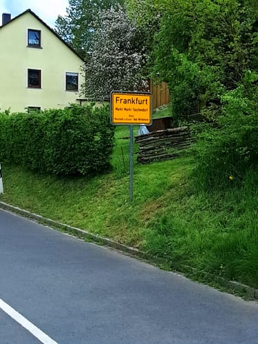 Obersteinbach nach Frankfurt über Thierberg