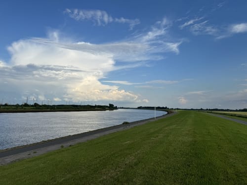Deichhausen und Weserufer