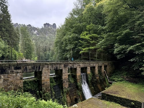 Mittelalter-Tour zur Felsenburg Neurathen und den Schwedenlöchern