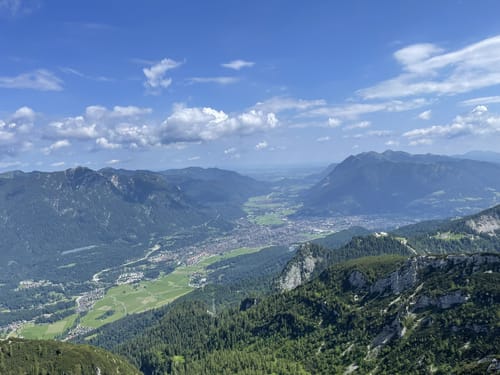 Bergstation Alpspitzbahn - Bergstation Kreuzeckbahn