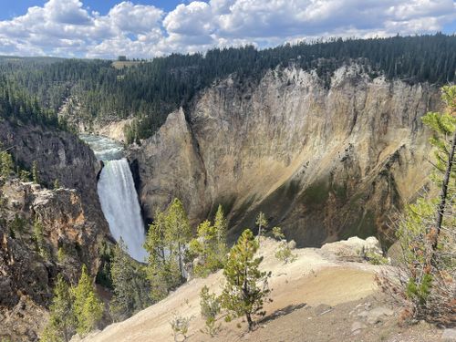 Best easy day hikes yellowstone national park hotsell