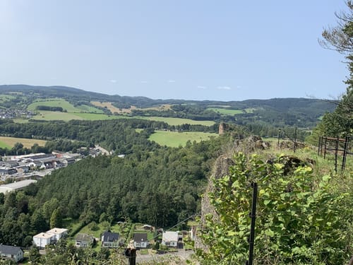Buchenlochhöhle und Kasselburg