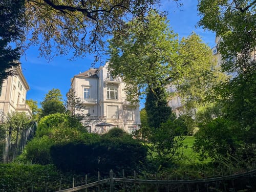 Durch den Kurpark Wiesbaden zum Sonnenberg