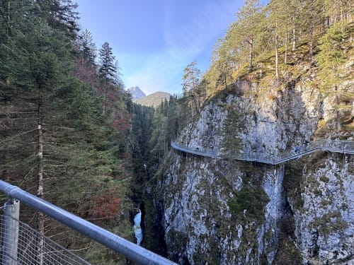 Von Mittenwald durch die Leutaschklamm