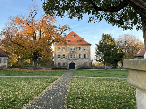 Auf dem Bubenreuther Hochwasserweg