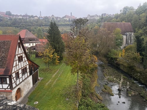 Rothenburg ob der Tauber: Alte Stadtmauer mit Wehrgang Runde