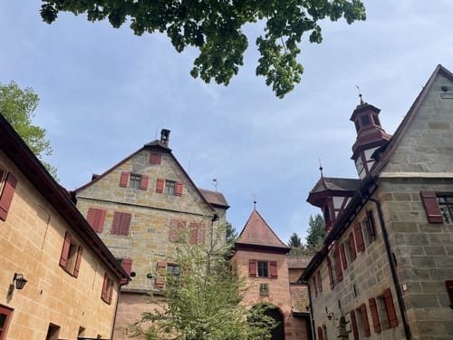Löwengrube - Schloss Grünsberg - Teufelskirche