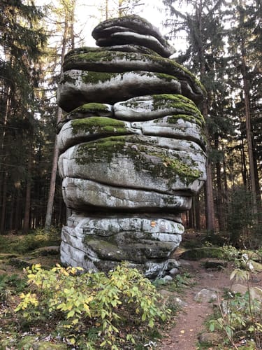 Burgruine Schellenberg und Brotfelsen