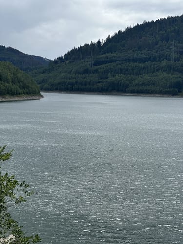 Rund um Talsperre Leibis