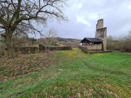Wanderweg J3 Stausee, Fernblicke und Burgruine