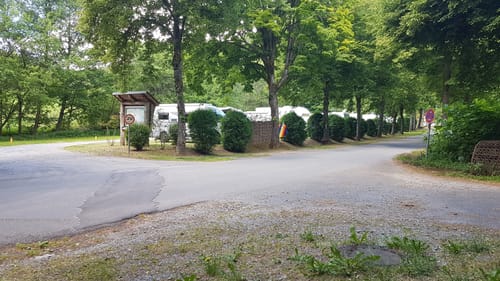 Über Hollerbach durch den Wald