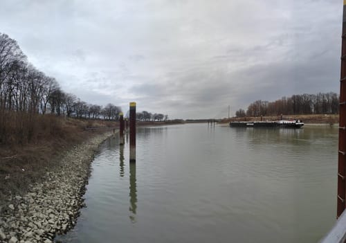 Voerde: Am Wesel-Datteln-Kanal zur Schleuse
