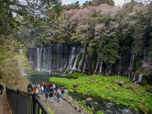 川口隆　「Water Fall」F3 THE BEST Fujikawaguchiko-machi Waterfalls (2025) - Tripadvisor