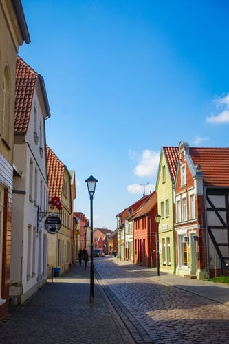 Zum  Kloster Malchow