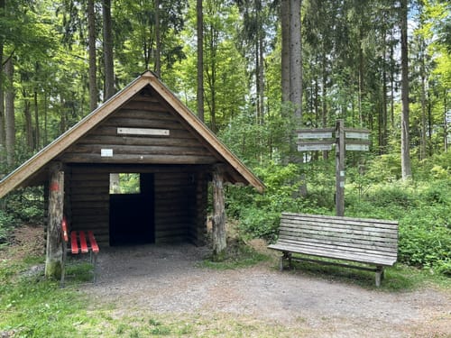 Latrop, Schanze und Grenzweg