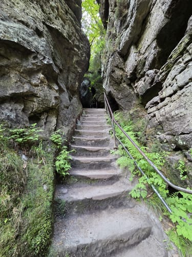 Mittelalter-Tour zur Felsenburg Neurathen und den Schwedenlöchern [CLOSED]