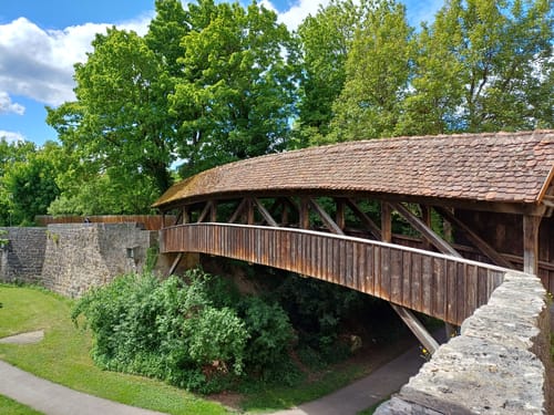 Rothenburg ob der Tauber: Alte Stadtmauer mit Wehrgang Runde